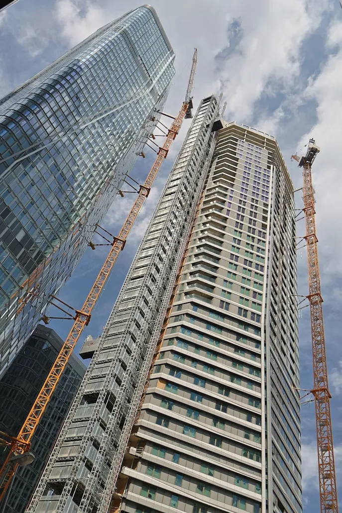 photo 1718012935503 e5f4f9c4369d